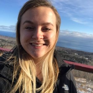 Meet your Posher, Hannah